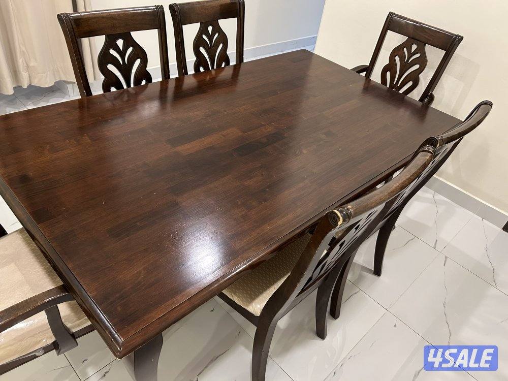 للبيع طاولة طعام مع ٦ كراسي بحالة ممتازة وجودة عالية6