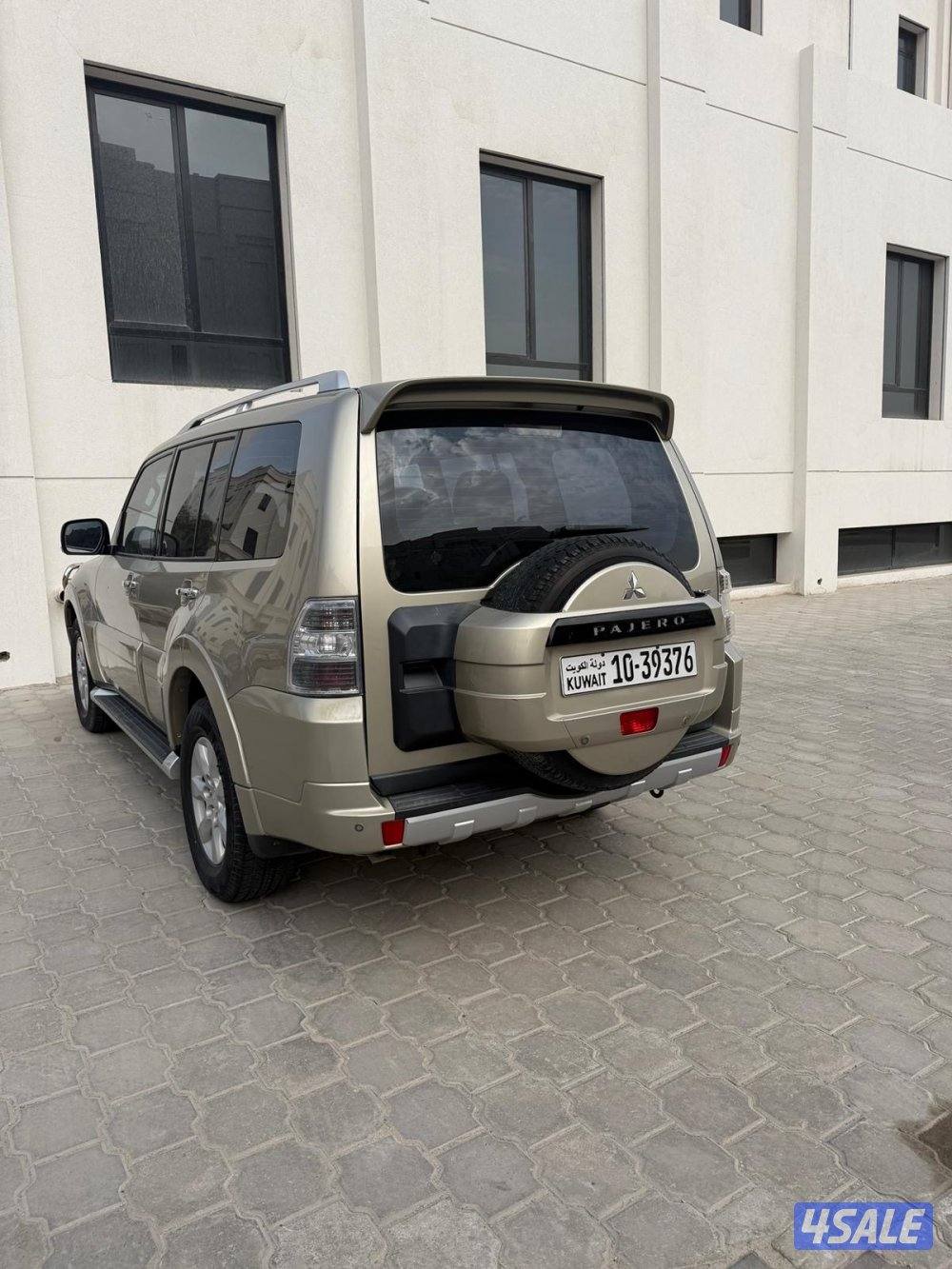 للبيع جيب باجيرو بحاله الوكاله من النوادر8