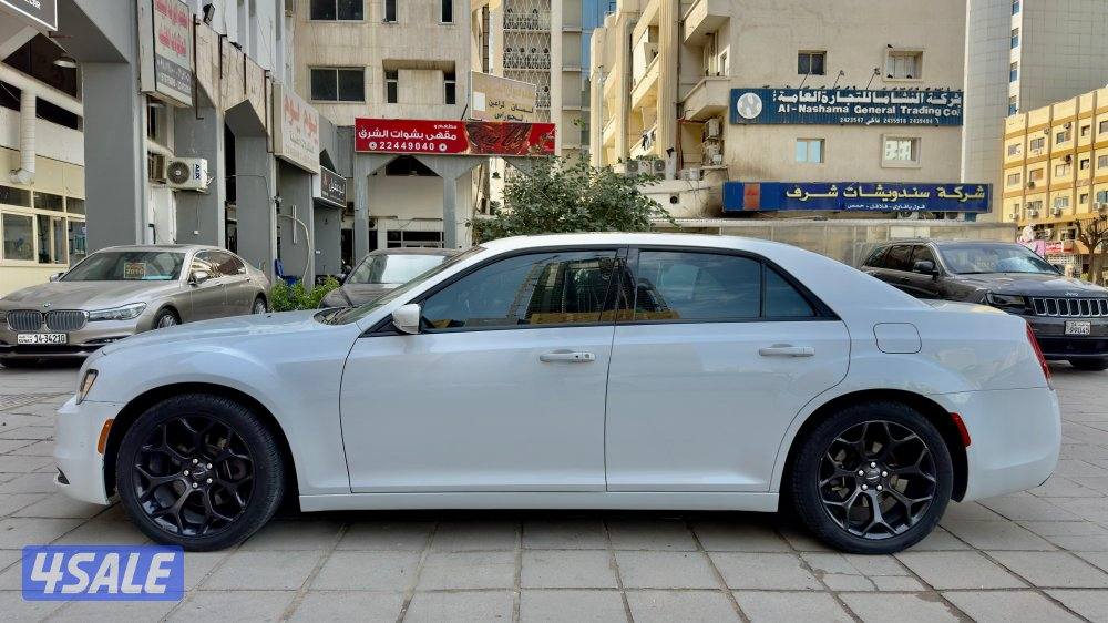 كرايسلر S/ C300/ موديل 2020/ عداد 156 ألف/ صبغ الوكالة4