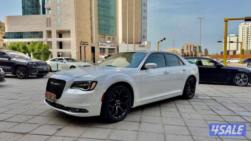 كرايسلر S/ C300/ موديل 2020/ عداد 156 ألف/ صبغ الوكالة5