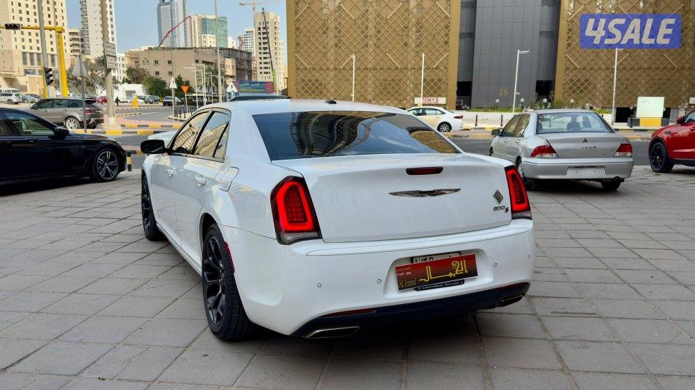 كرايسلر S/ C300/ موديل 2020/ عداد 156 ألف/ صبغ الوكالة6