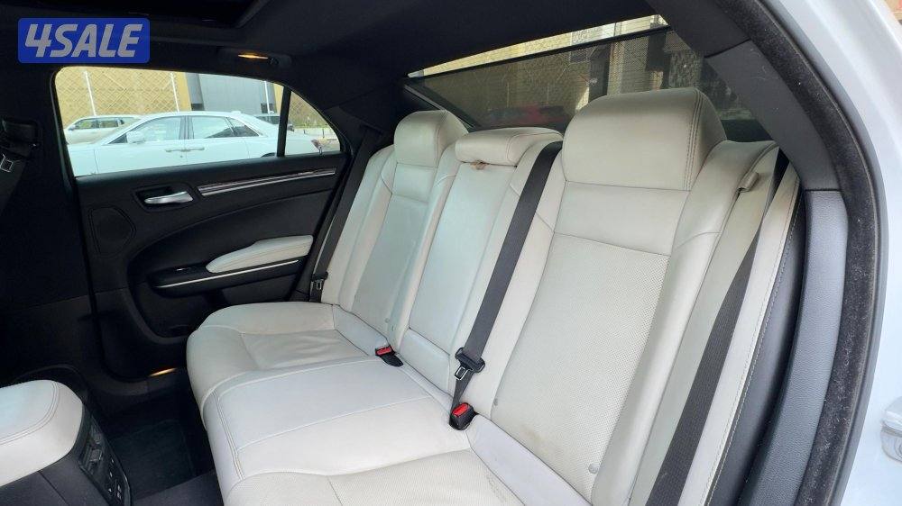 كرايسلر S/ C300/ موديل 2020/ عداد 156 ألف/ صبغ الوكالة11