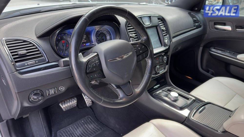 كرايسلر S/ C300/ موديل 2020/ عداد 156 ألف/ صبغ الوكالة13