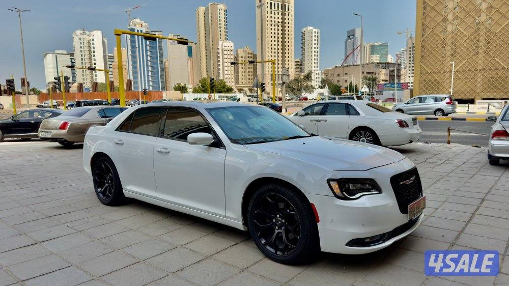 كرايسلر S/ C300/ موديل 2020/ عداد 156 ألف/ صبغ الوكالة15