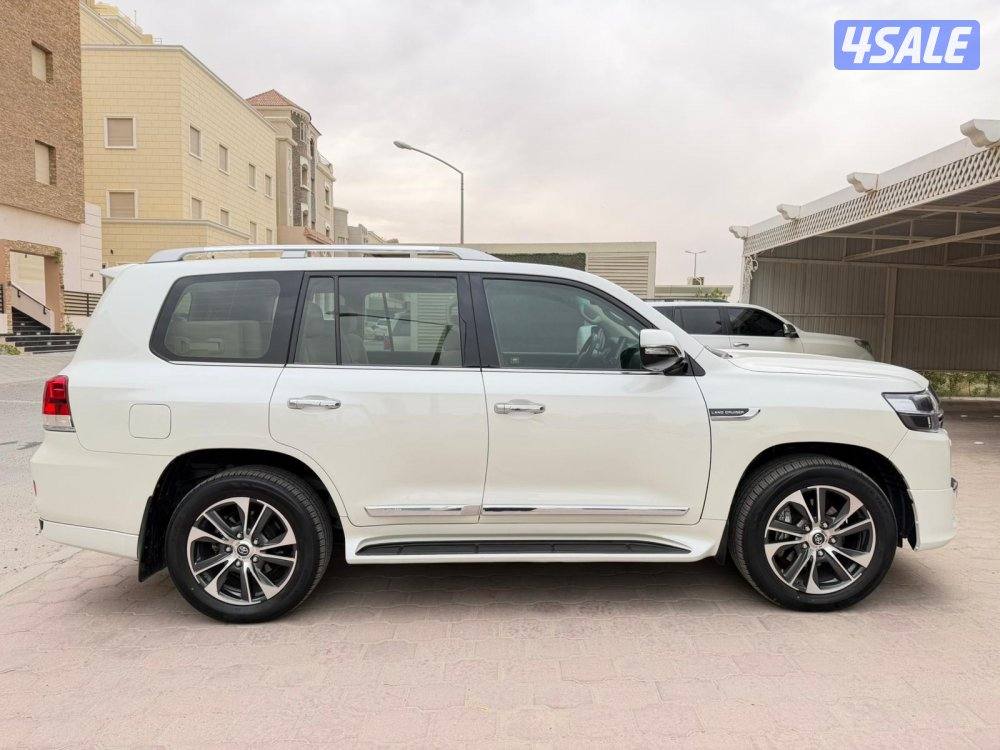 لاند كروزر 2020 عداد130 سيرفس وكاله1