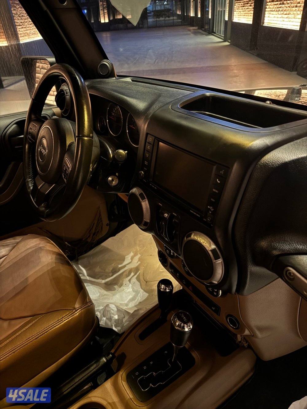 للبيع رانجلر 2014 بحالة الوكالة صحاري7