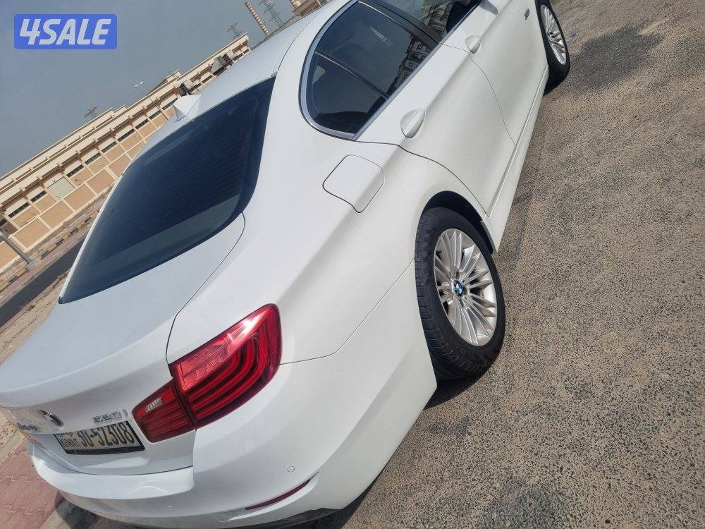 للبيع BMW 520i موديل 20151