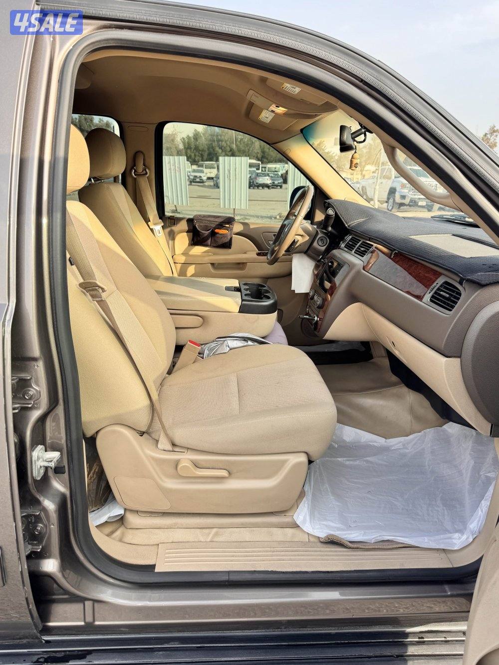 Tahoe 2014 - Brown - 220,000km - Method alloys - New screen Installed4