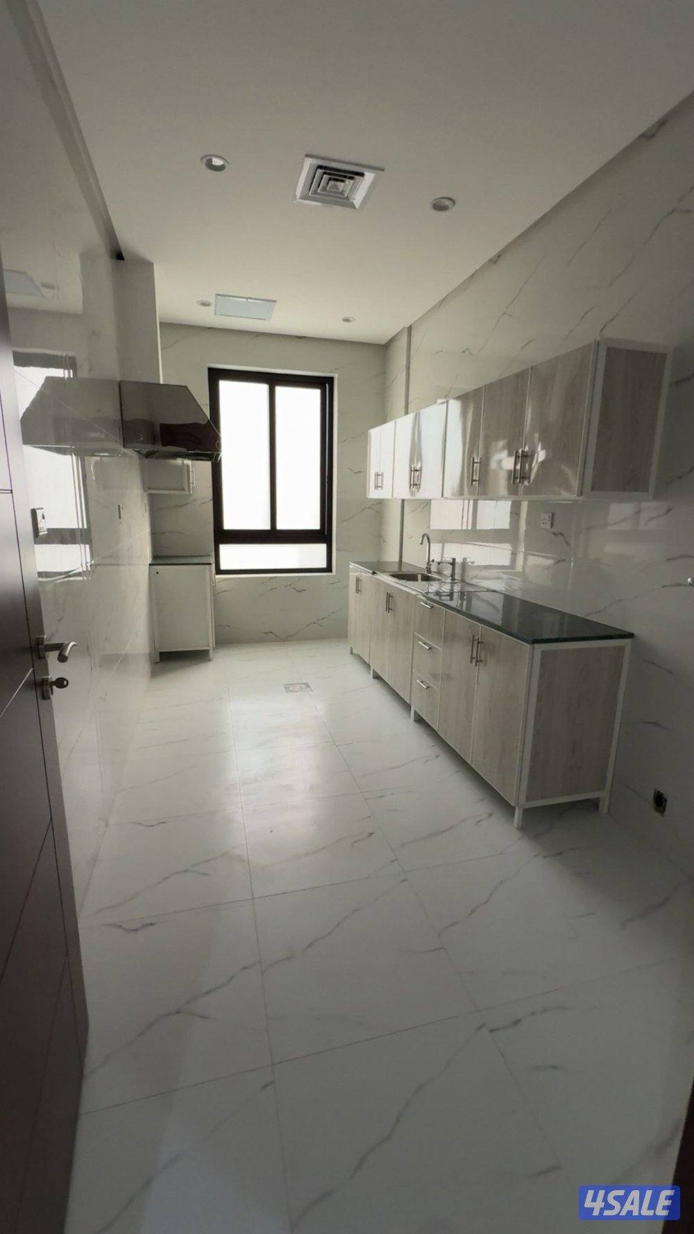 شقة 200م 4 غرف و3 حمام و حمام ماستر جديدةً2