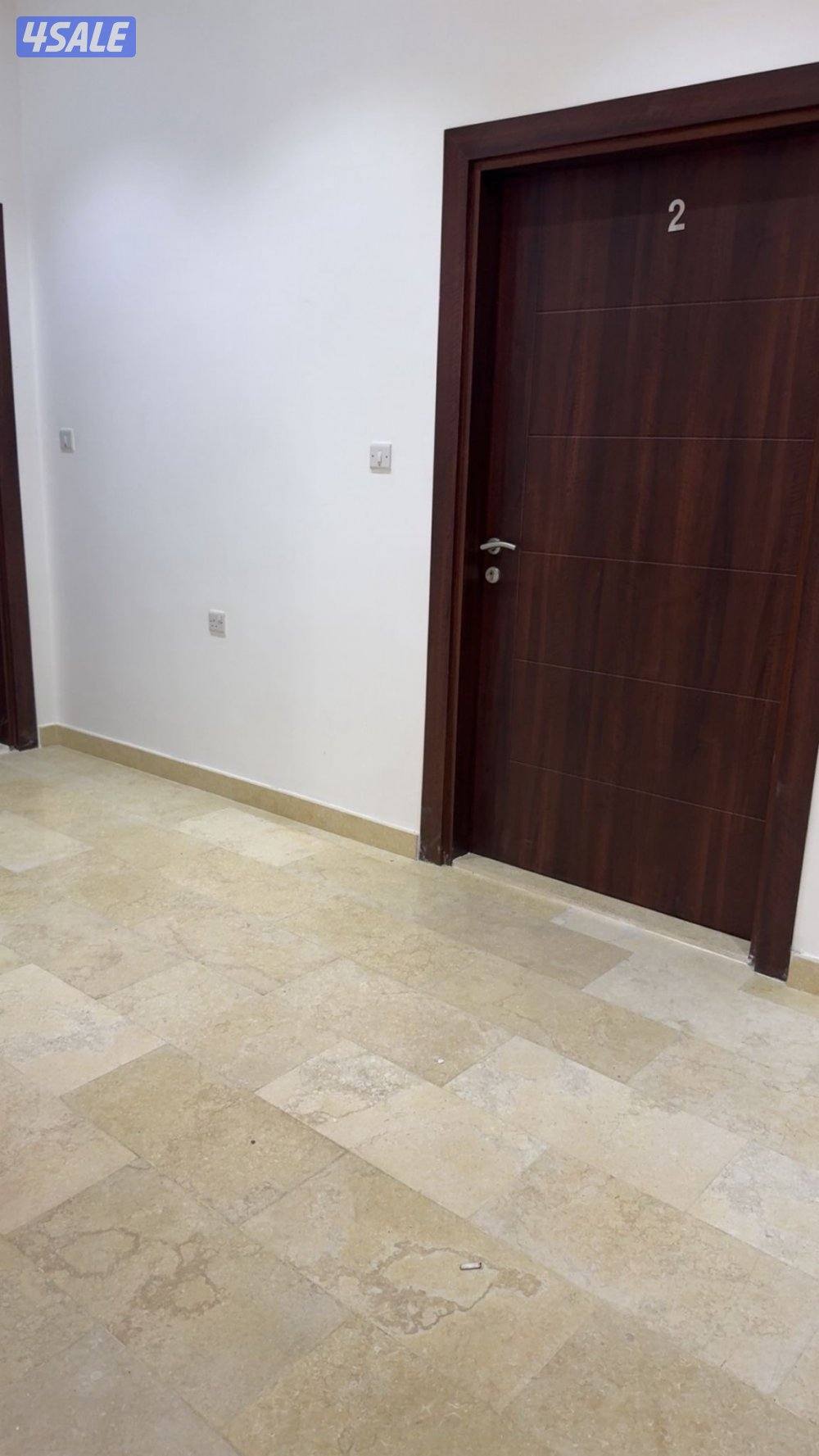 شقة 200م 4 غرف و3 حمام و حمام ماستر جديدةً3