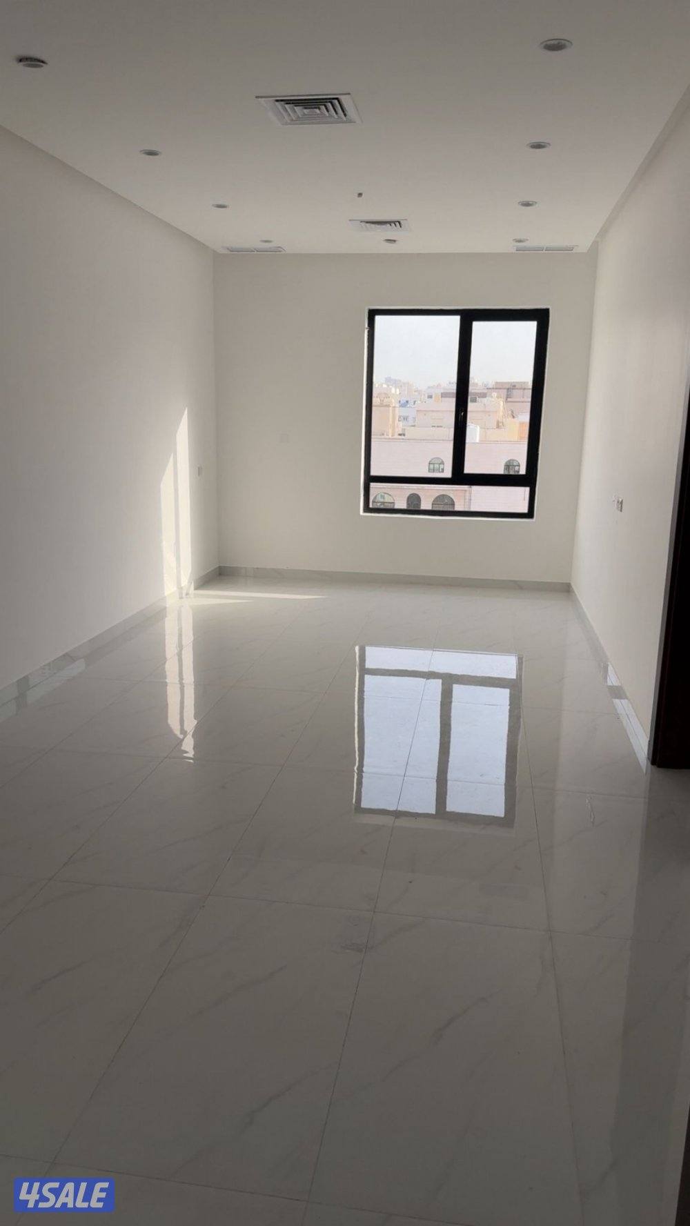 شقة 200م 4 غرف و3 حمام و حمام ماستر جديدةً4