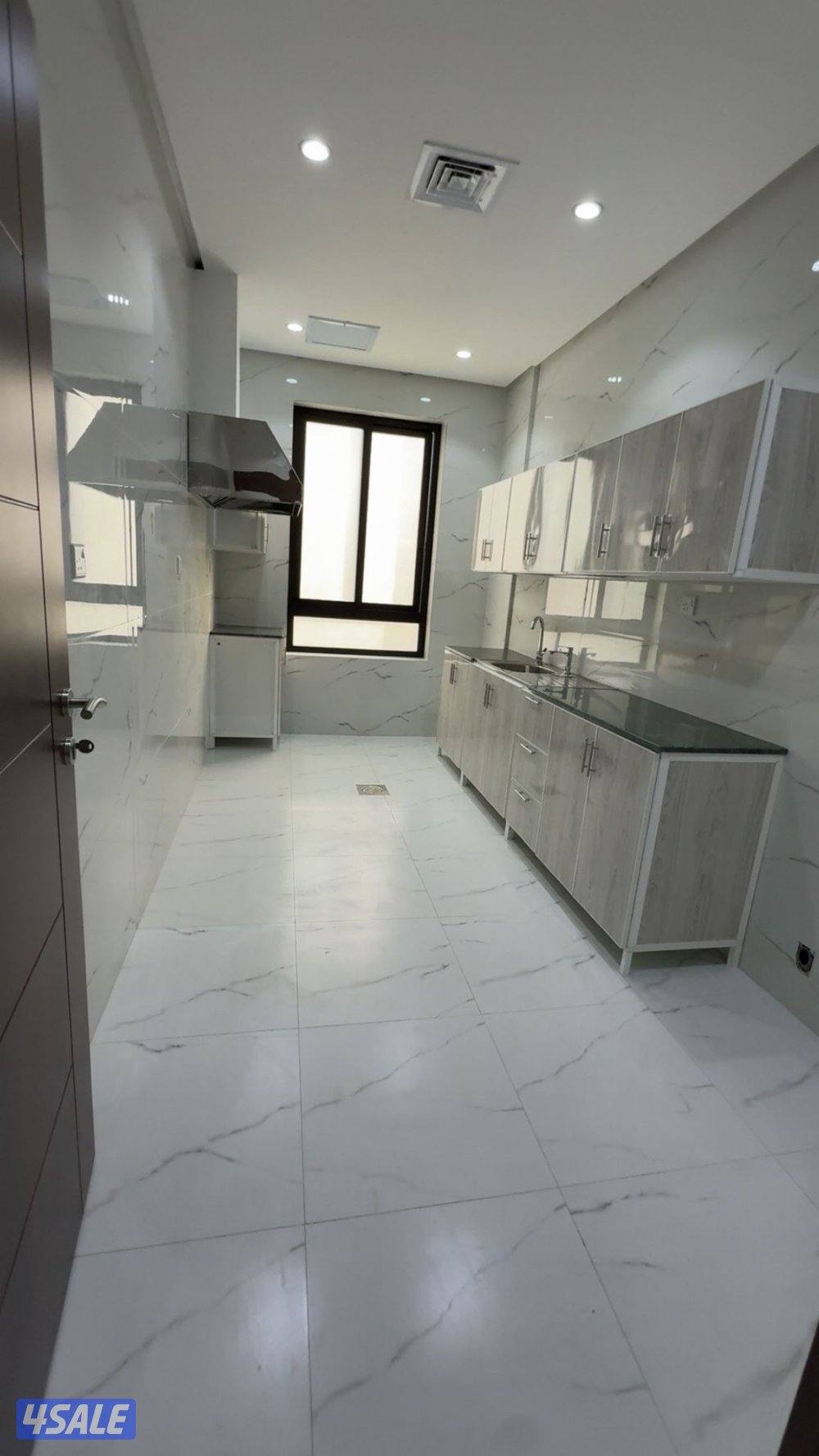 شقة 200م 4 غرف و3 حمام و حمام ماستر جديدةً6