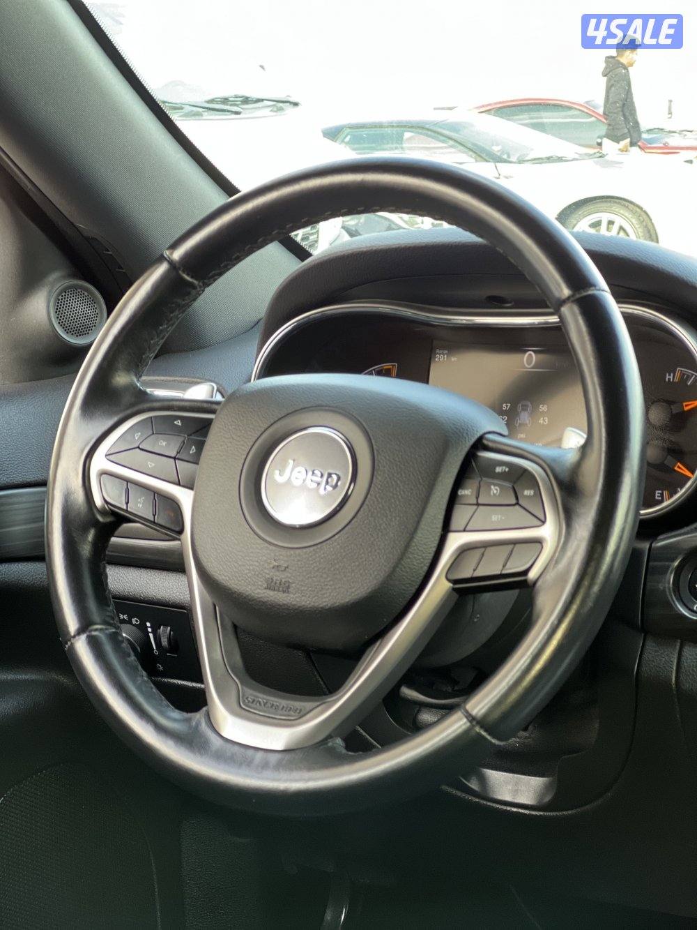 للبيع جراند شيروكي بحالة ممتازة4