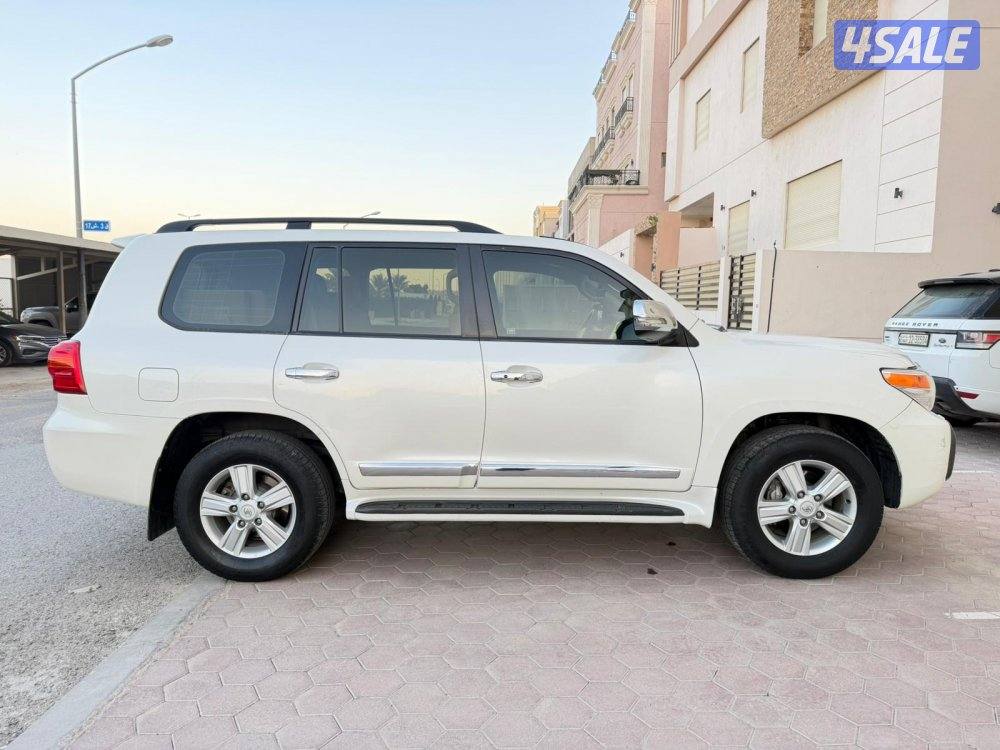 لاند كروزر 2013 صبغ الوكاله عداد 2701