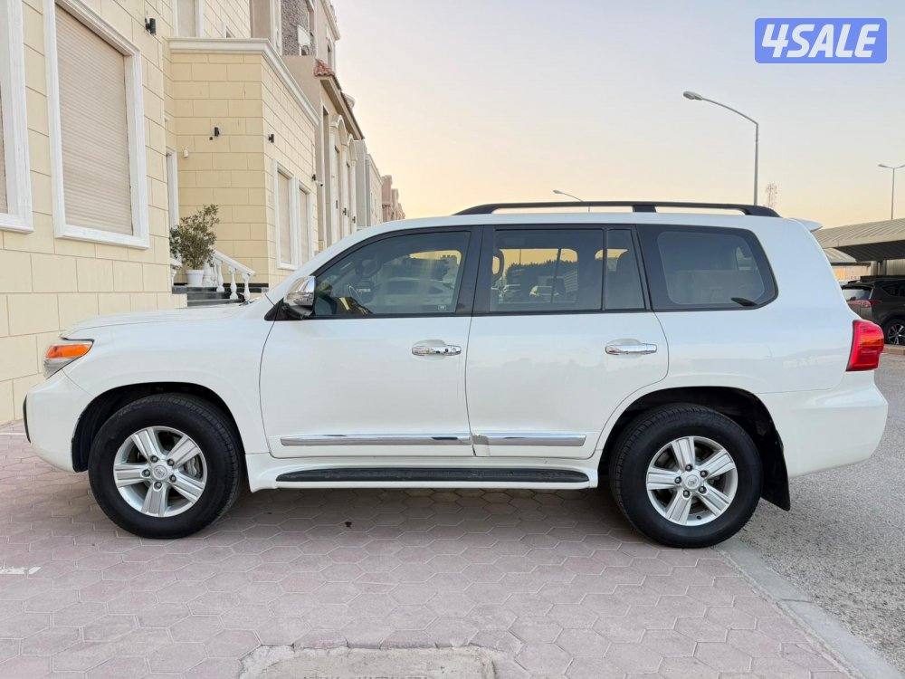 لاند كروزر 2013 صبغ الوكاله عداد 2704