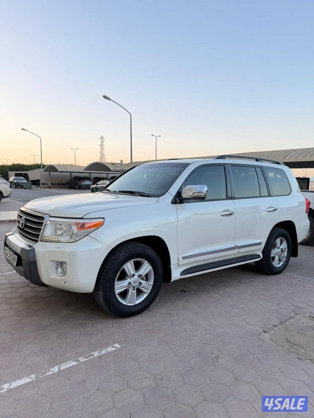 لاند كروزر 2013 صبغ الوكاله عداد 2705