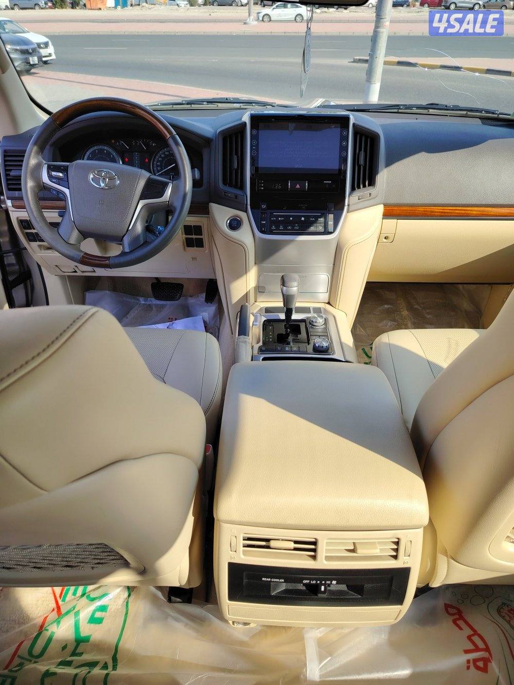 لاندكروز GXR 8 ٢٠١٧ ماشي١١٧ الف صبغ وكااله4