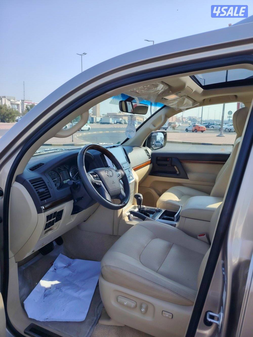 لاندكروز GXR 8 ٢٠١٧ ماشي١١٧ الف صبغ وكااله5