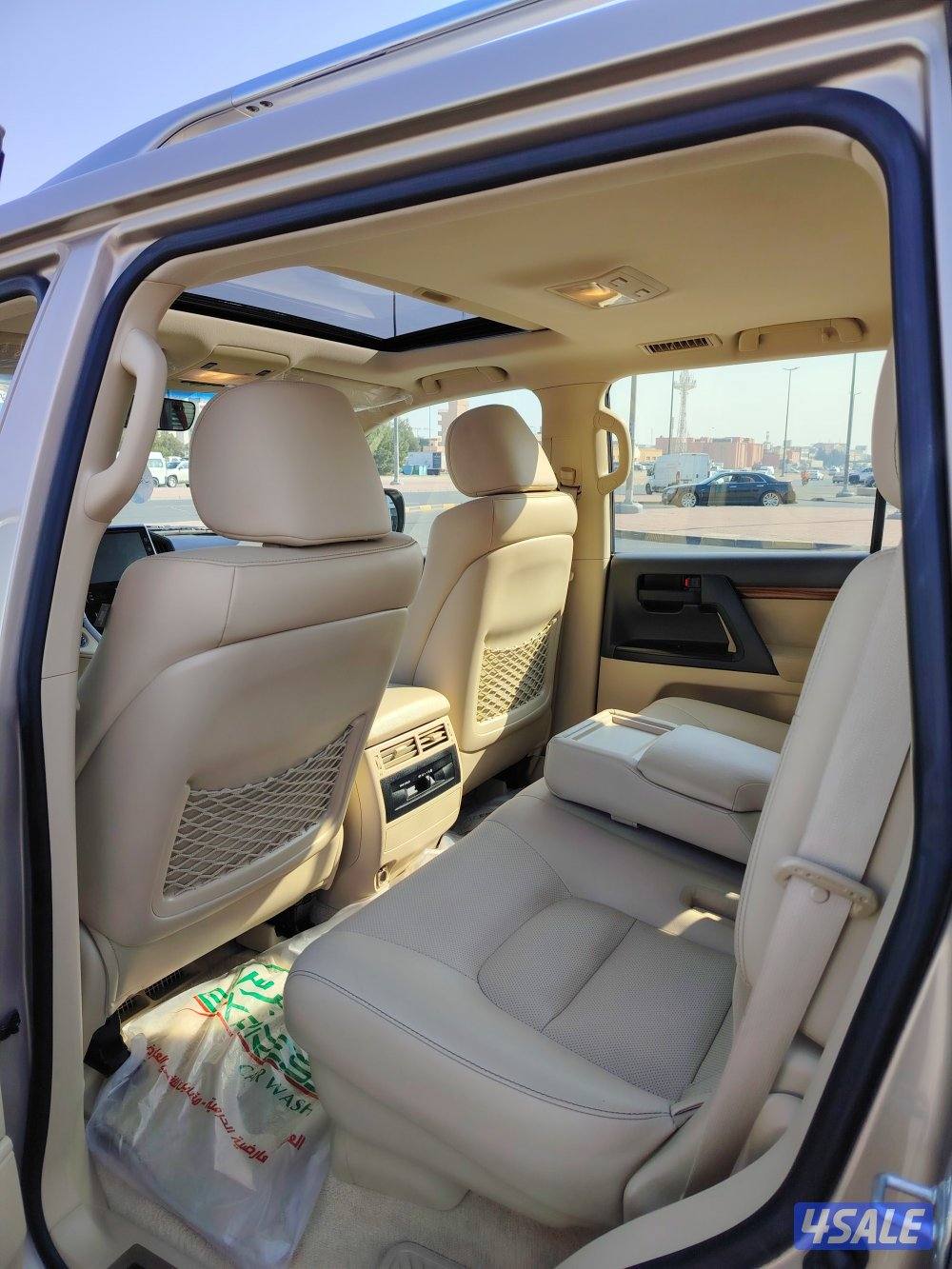 لاندكروز GXR 8 ٢٠١٧ ماشي١١٧ الف صبغ وكااله6