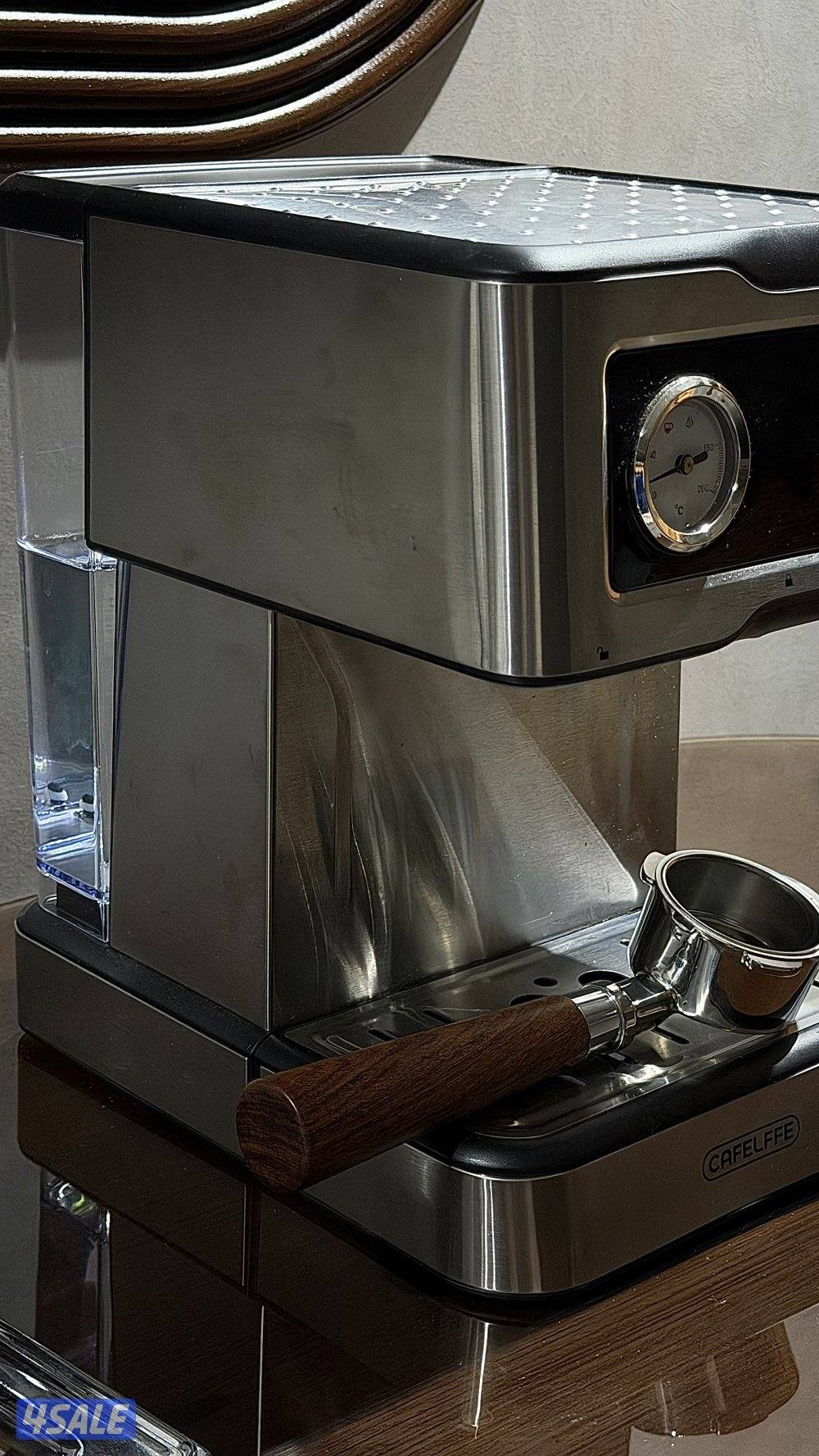 مكينة قهوة + أكواب + عدة القهوة3