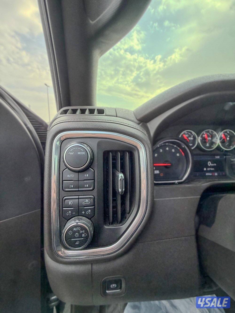 سلفرادو قمارةTrill Boss Z715