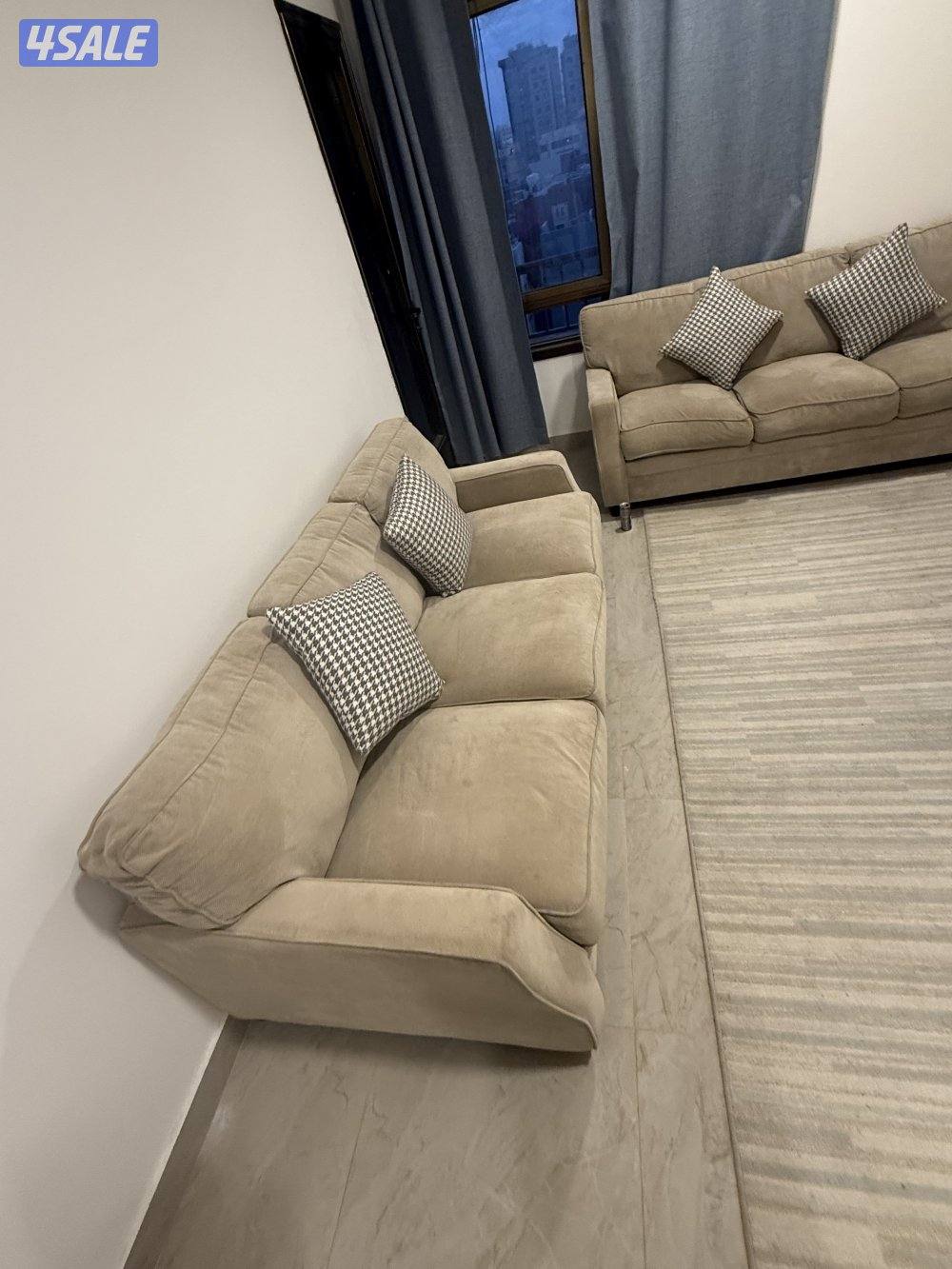 كنبة صالة شبه جديدة3