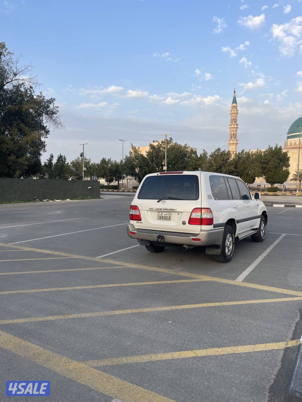 للبيع لاند كروزر موديل ٢٠٠٢ جي اكس ار ماشي ٤٥٠ فل اوبشن اموره ممتازه0