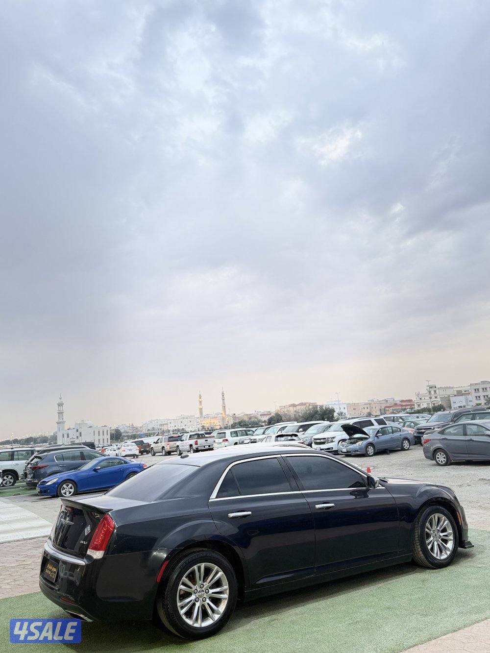 كرايزلر 2015 هيمي V8 بحاله وكاله شرط الفحص بل كامل6