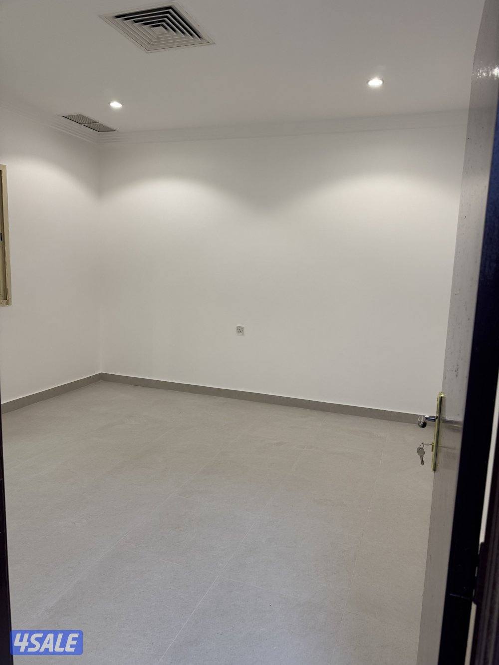 للايجار شقه بسلوى ٣ غرف وموقف مصعد تكيف مركزي مظله سيارتين3