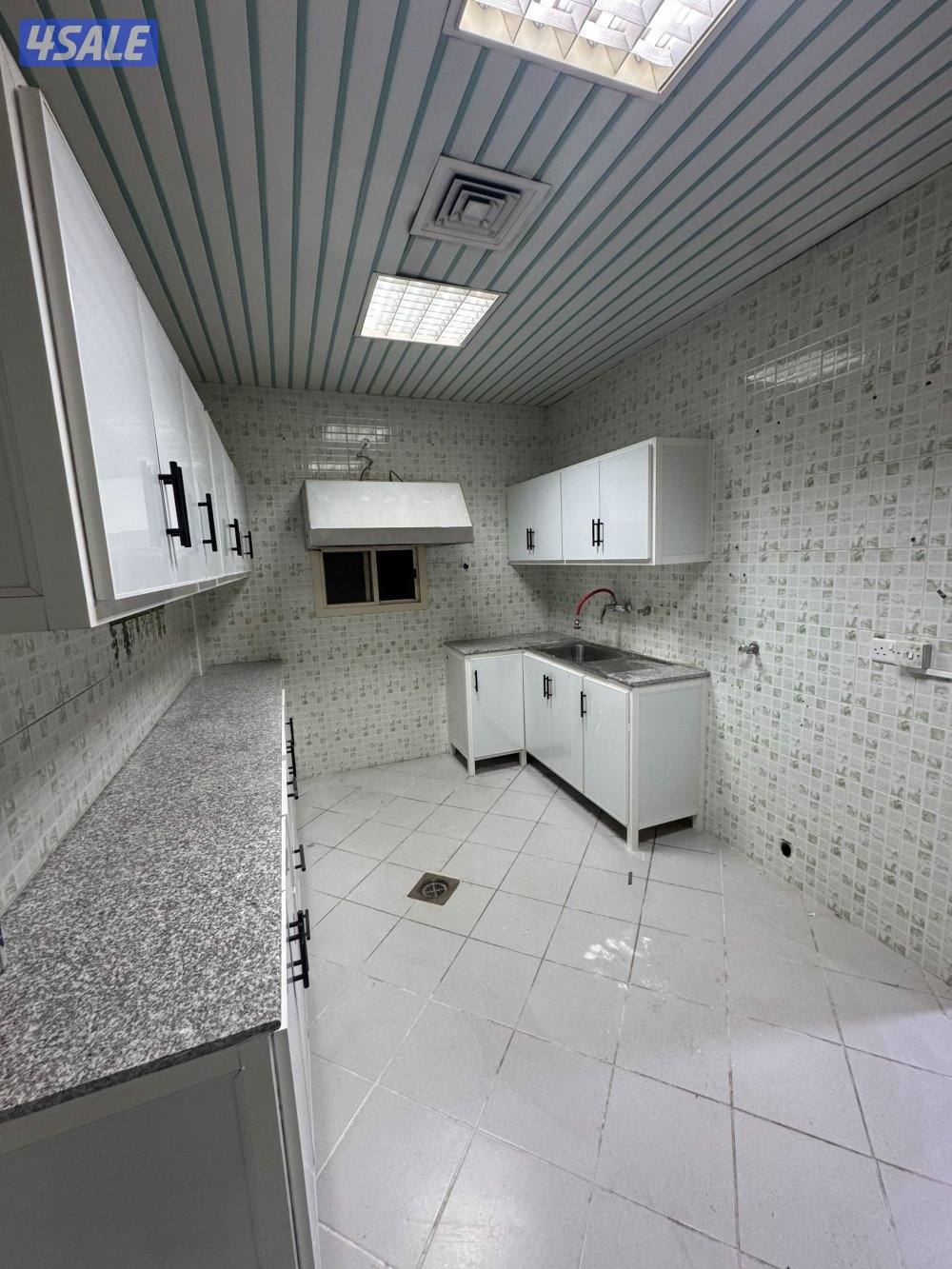 للايجار شقه بسلوى ٣ غرف وموقف مصعد تكيف مركزي مظله سيارتين4