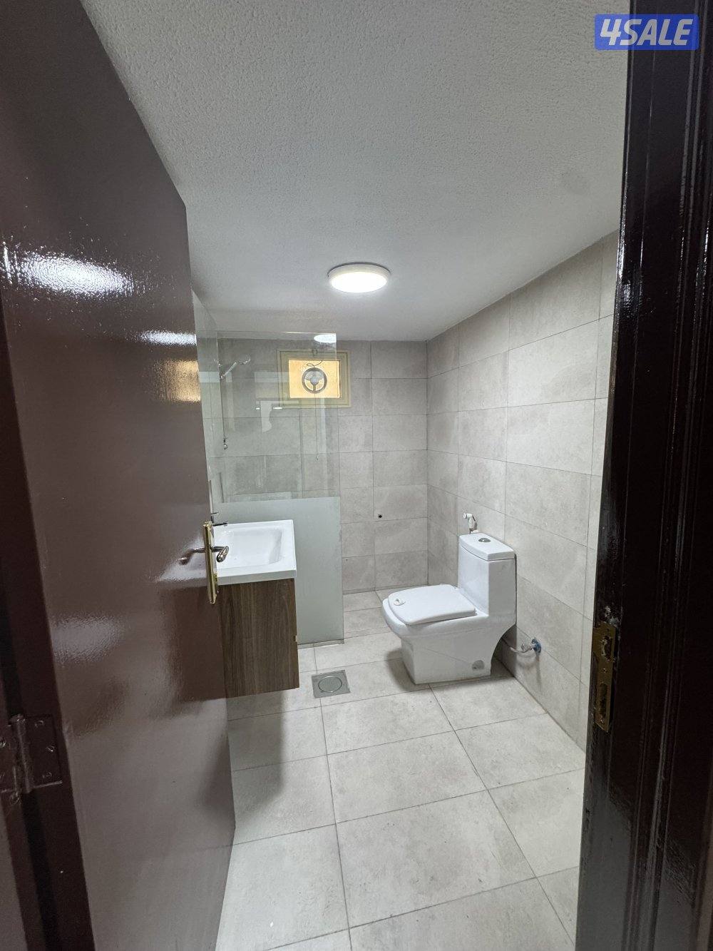 للايجار شقه بسلوى ٣ غرف وموقف مصعد تكيف مركزي مظله سيارتين5