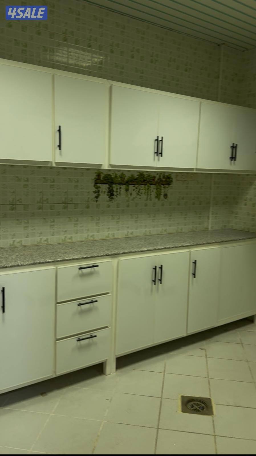 للايجار شقه بسلوى ٣ غرف وموقف مصعد تكيف مركزي مظله سيارتين6