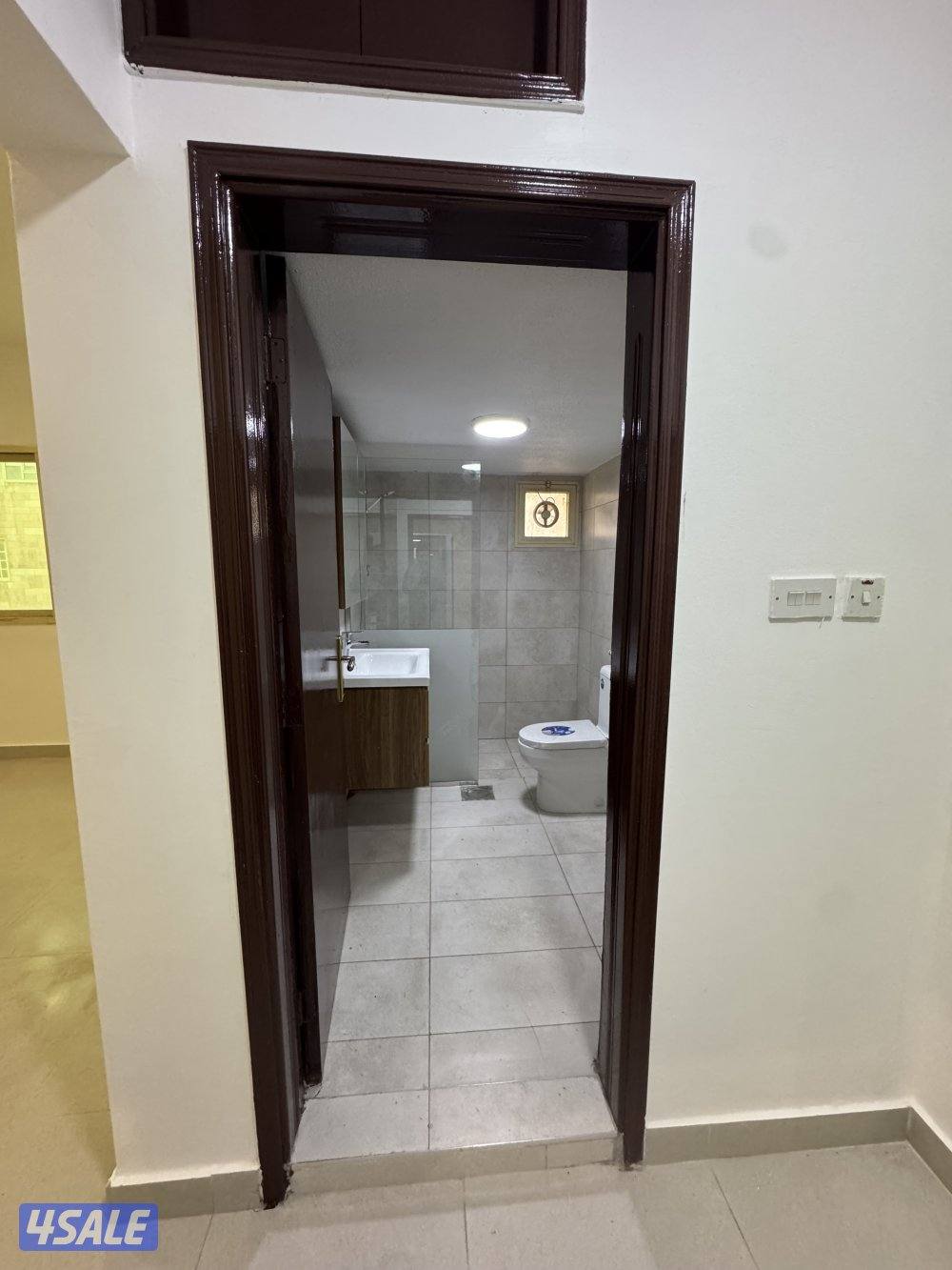 للايجار شقه بسلوى ٣ غرف وموقف مصعد تكيف مركزي مظله سيارتين7