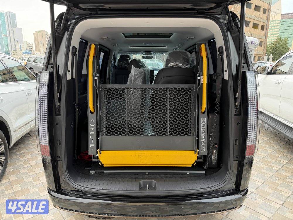 هيونداي ستاريا 2023 عداد 18 الف سيرفيس منتظم صبغ وكالة يوجد كرسي اعاقة3