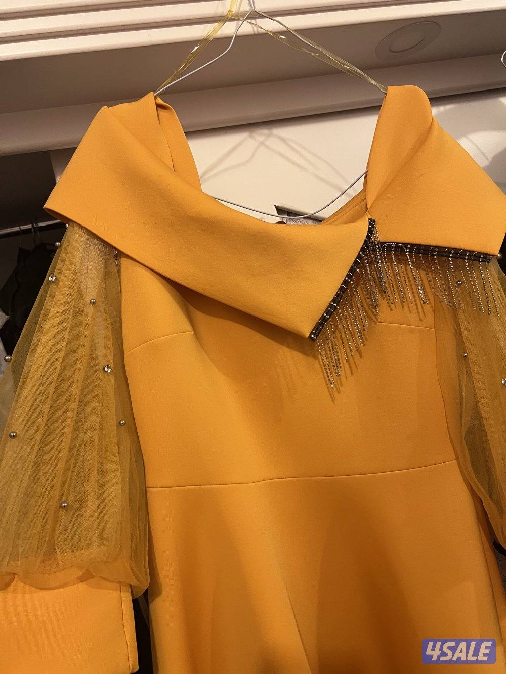 للبيع فستاتين وعبايات سهره متنوعه شبه جديد11