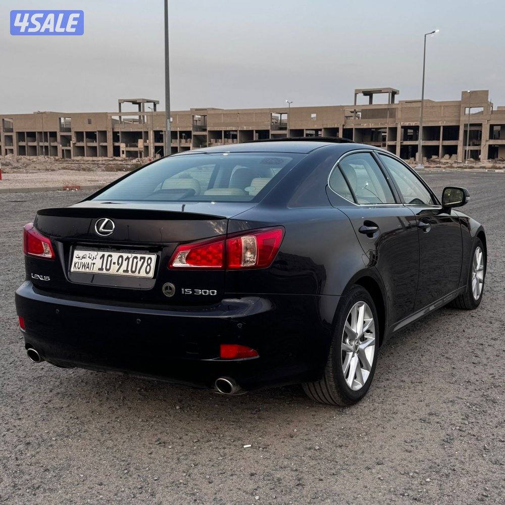 لكزس IS 300 موديل 20123