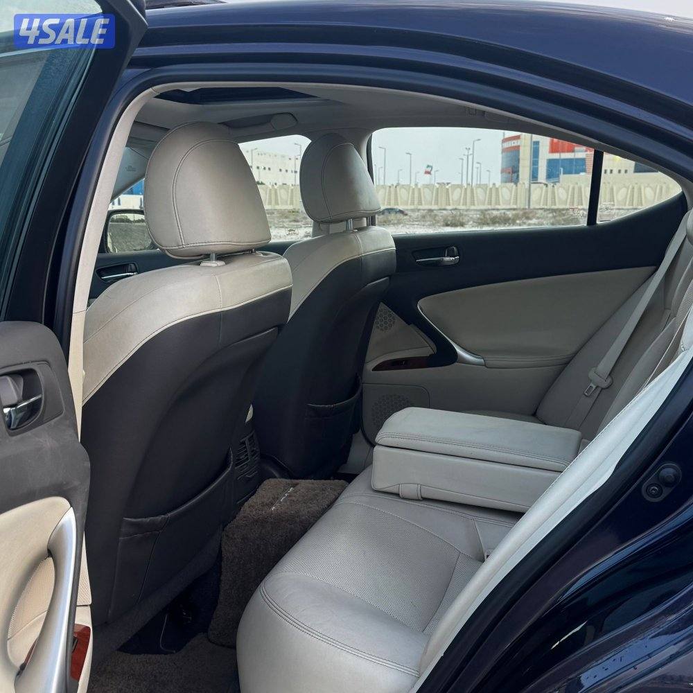 لكزس IS 300 موديل 20125