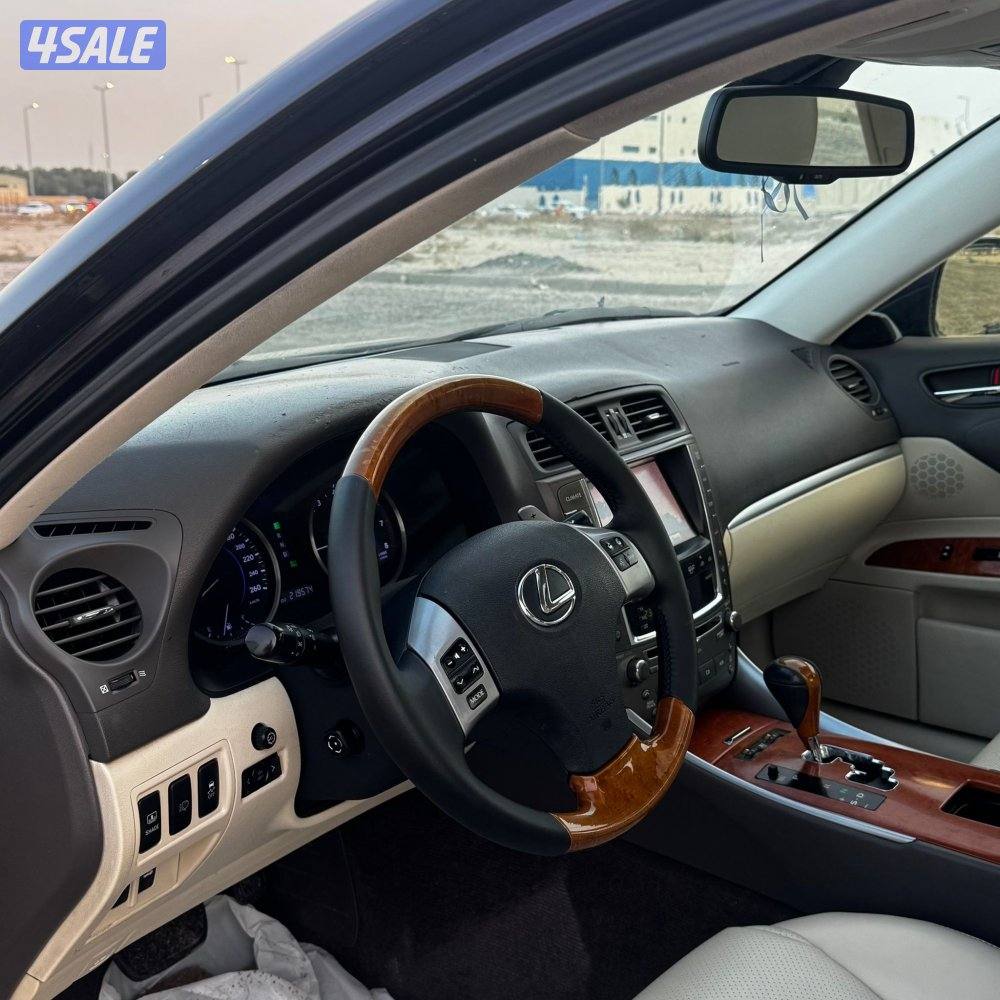 لكزس IS 300 موديل 20127