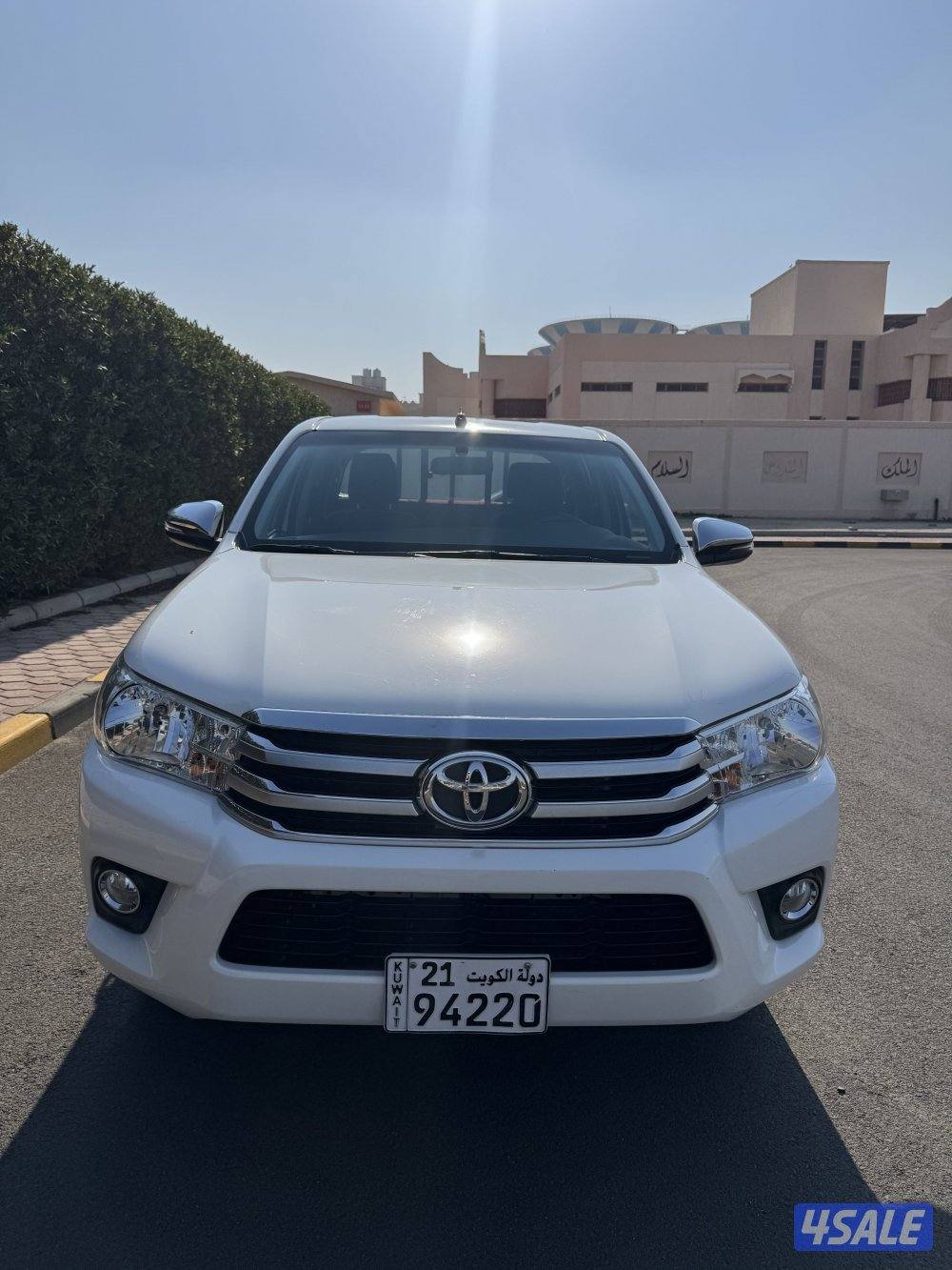 هايلكس جير اوتوماتيك. عداد 19 الف كم.4