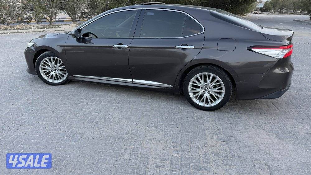 للبيـع كامري جراندي ٦ سلندر موديييل 20180