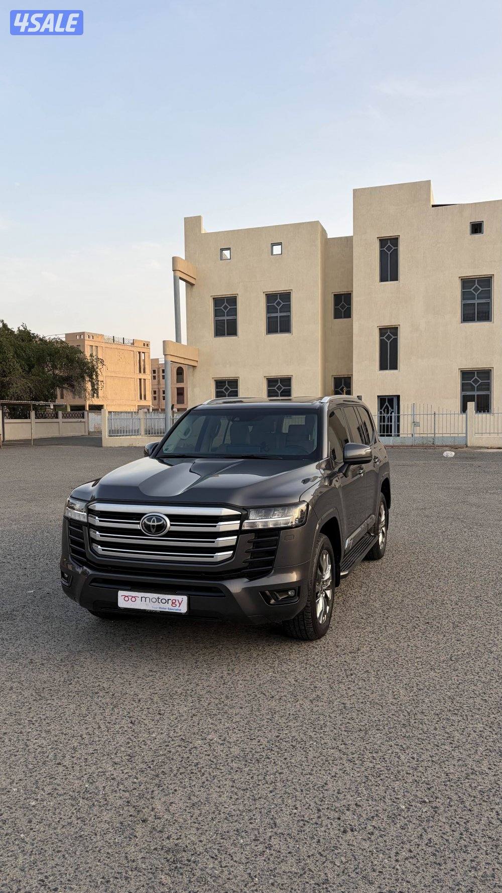 للبيع لاندكروزر GXR Aero 20230