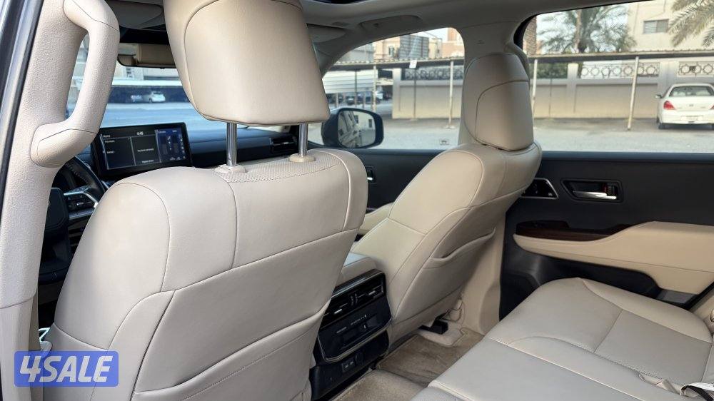 للبيع لاندكروزر GXR Aero 202311