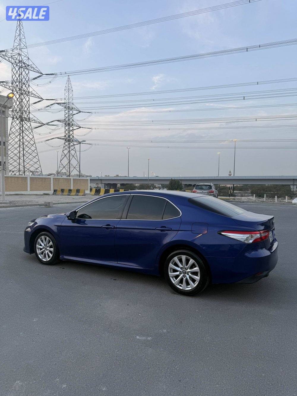 للبيع كامري 20183