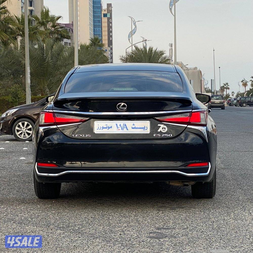 بيع🔺شراء🔺تثمين


للبيع لكزس ES250
صبغ وكالة موديل 2024
العداد 15 الف4