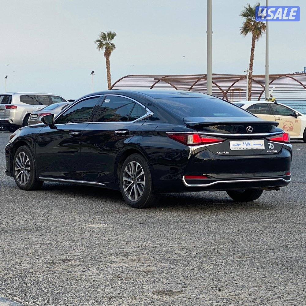 بيع🔺شراء🔺تثمين


للبيع لكزس ES250
صبغ وكالة موديل 2024
العداد 15 الف5