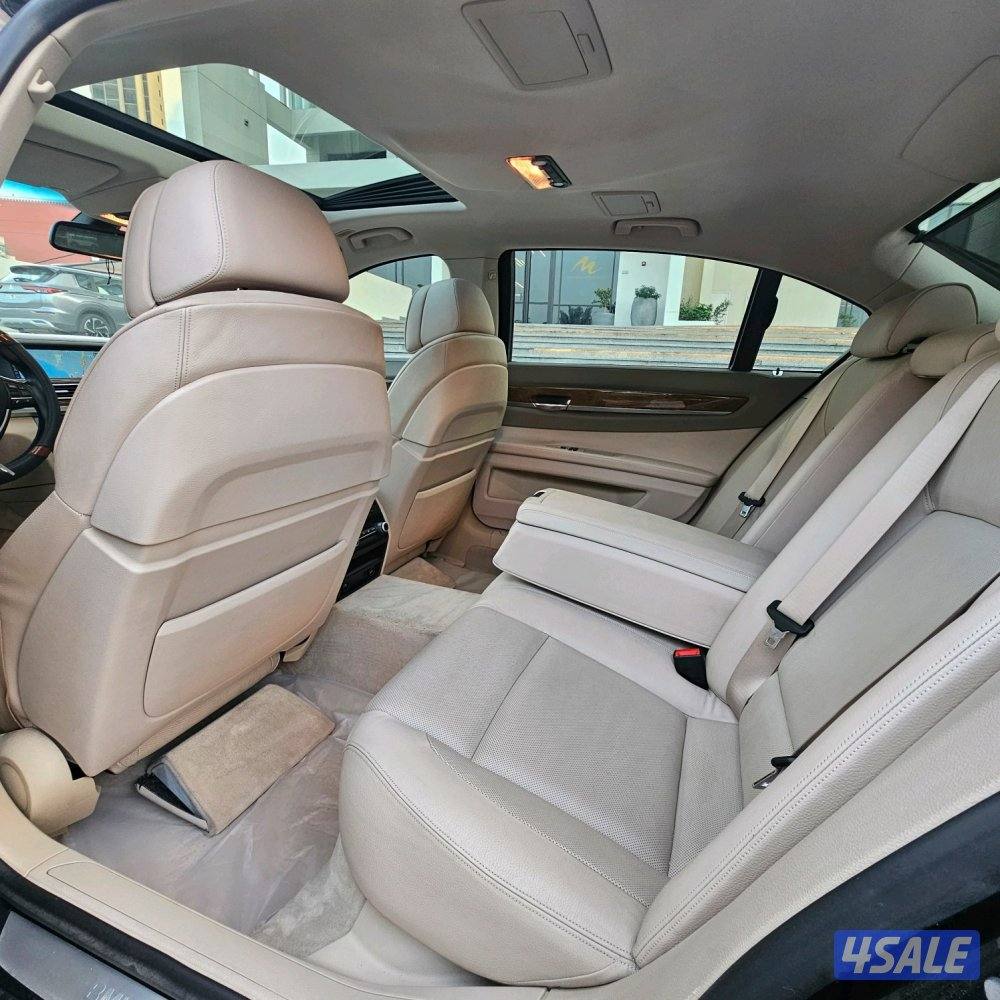 BMW 740Li 2012 صبغ الوكالة8