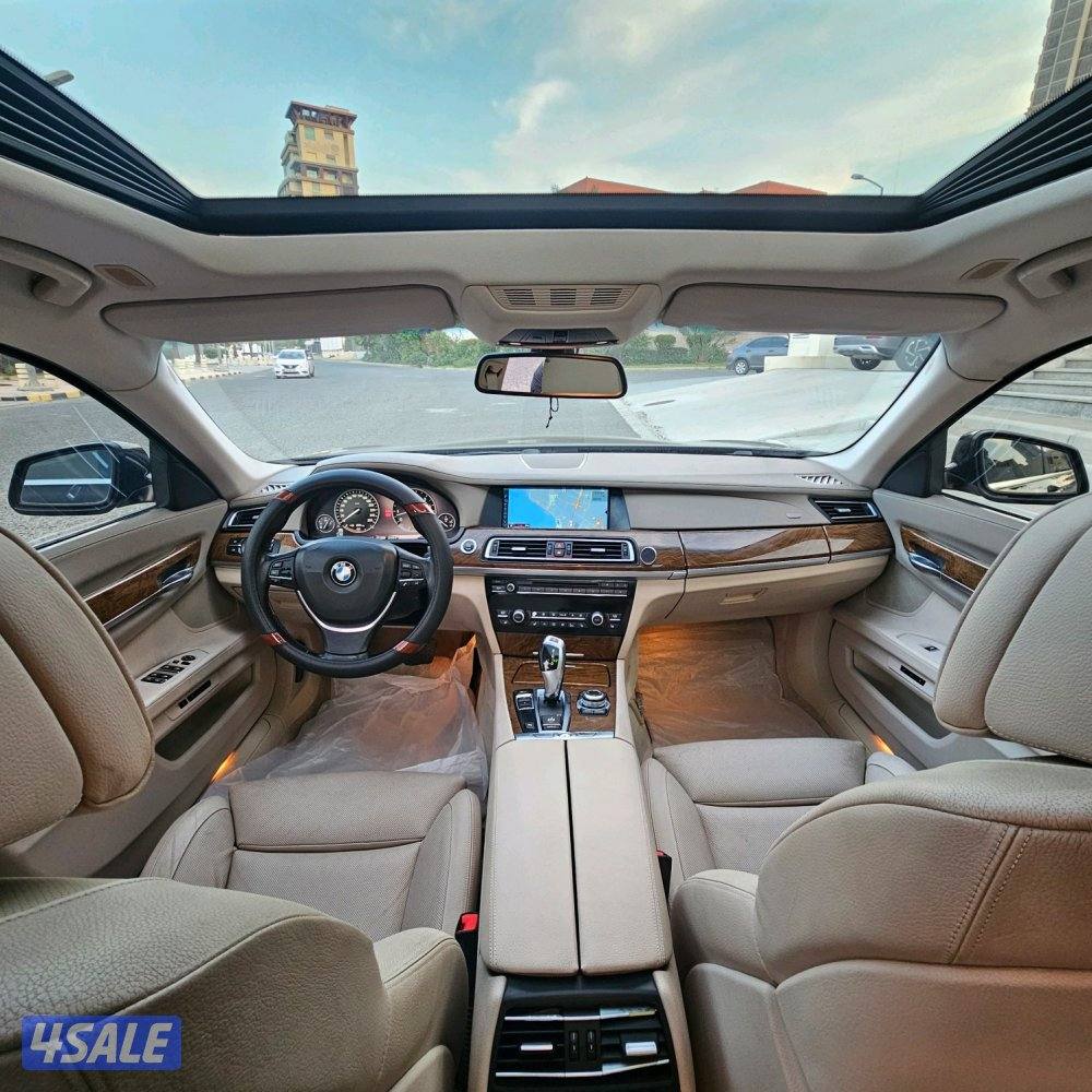 BMW 740Li 2012 صبغ الوكالة9