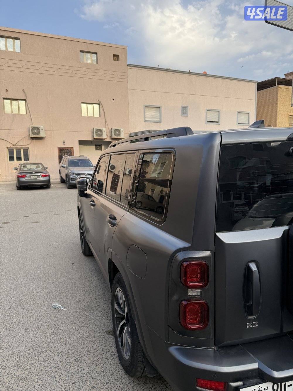 للبيع h9 بحالة الوكالة ولا يشتكي من شي وسيرفس ومنتضم بالوكالة2