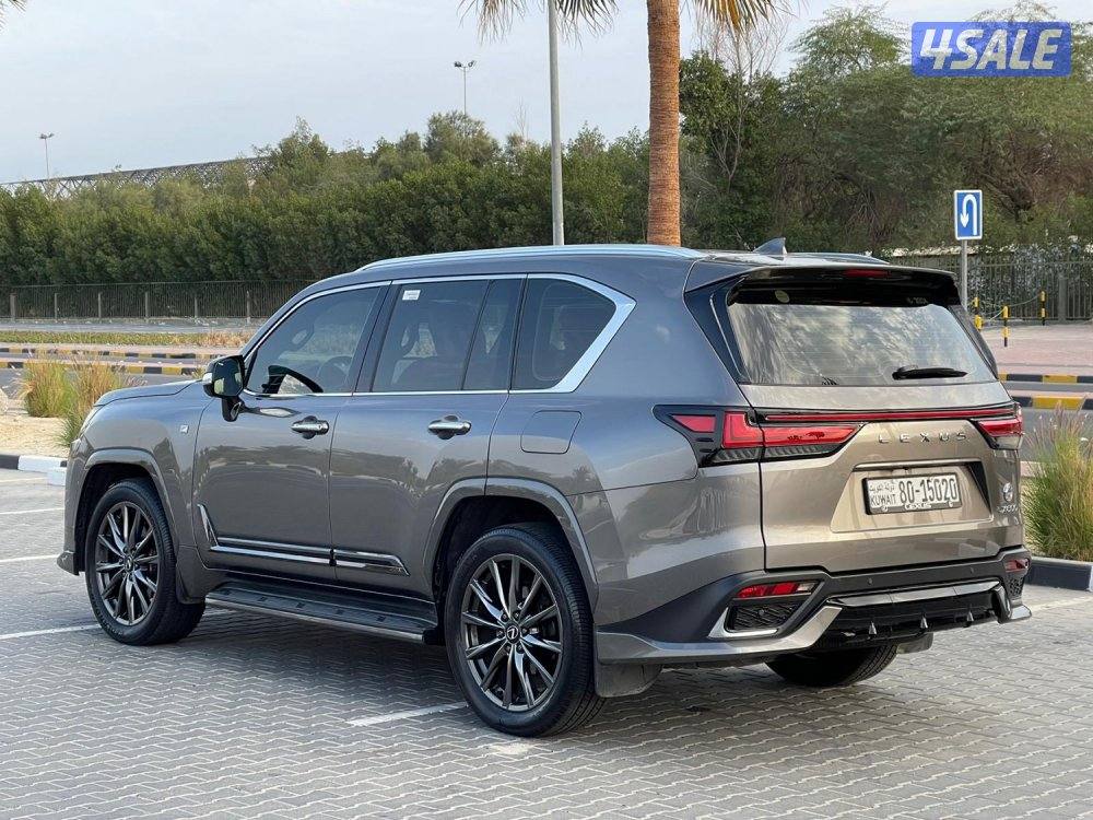 جيب لكزس سبورت 2024 بحالة الوكالة3