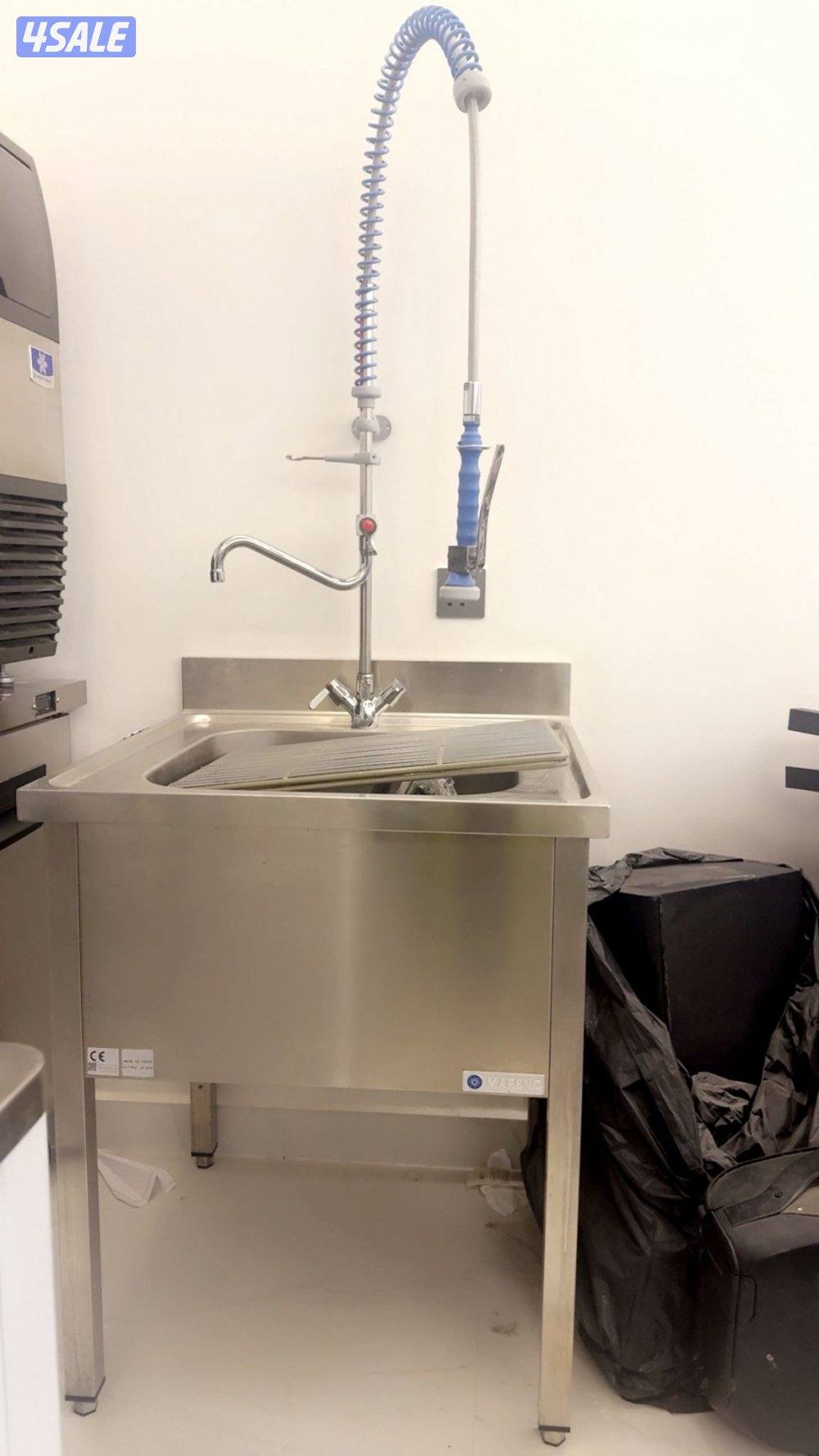 للبيع اغراض محل3